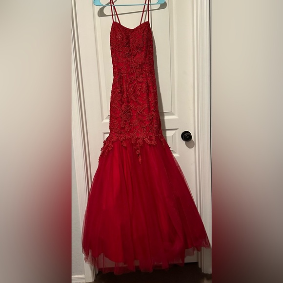 Camille La Vie Beaded Embroidered
Strappy Back Lace-Up Tulle Mermaid Dress B2 - Picture 2 of 8